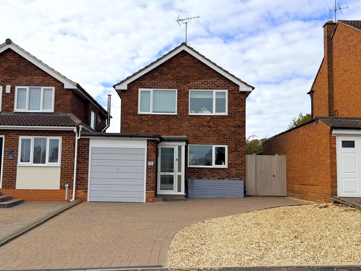 3 bed property in The Greenway, Stourbridge